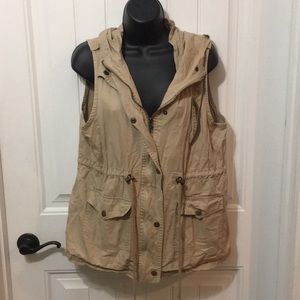 Women’s khaki vest